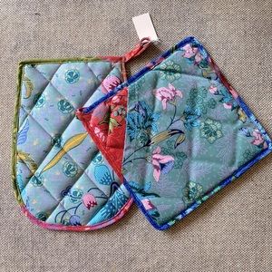 Batik Floral Kitchen Hot Pad Pot Holders Mitt from Malaysia set of 2